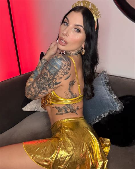 Ivy Lebelle (@itsivylebelle) • Instagram photos and videos.